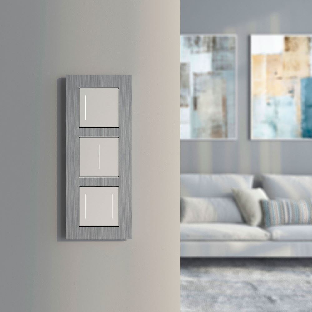 Рамка из металла Werkel AluMax на 3 поста Алюминий W0033506 — изображение 2