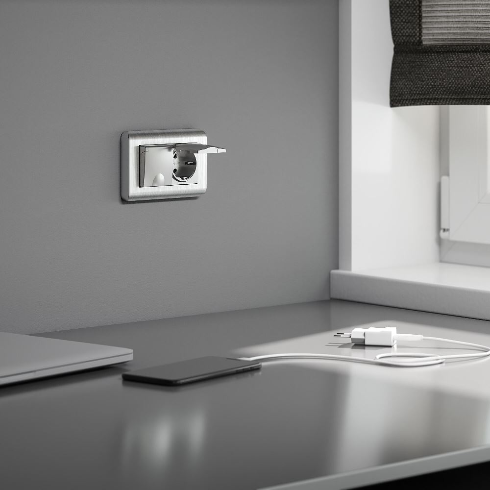 Розетка встраиваемая двойная влагозащищенная Werkel с заземлением, шторками и защитной крышкой Серебряный W1172206 — изображение 3