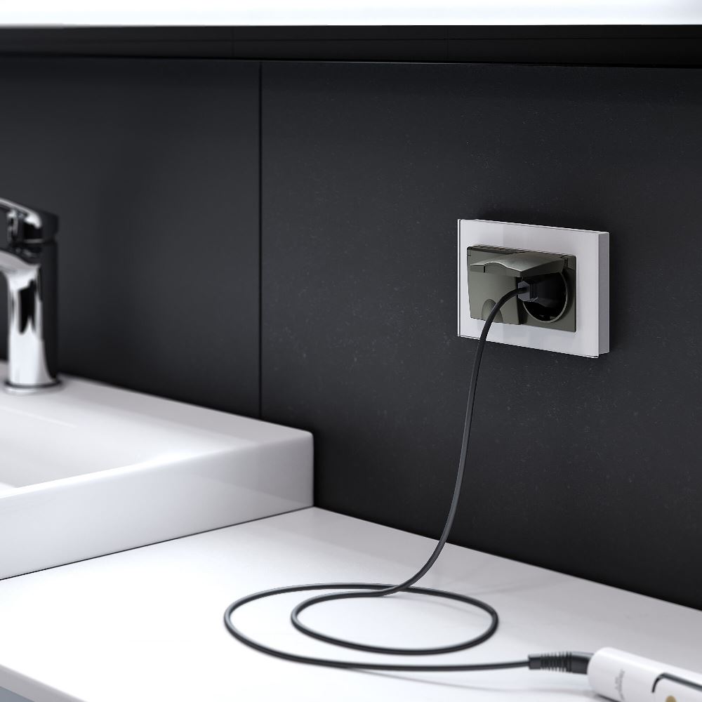 Розетка встраиваемая двойная влагозащищенная Werkel с заземлением, шторками и защитной крышкой Черный матовый W1172208 — изображение 2